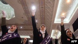 "Басиж" уюмунда кыздар да согуштук даярдыктан өтөт.