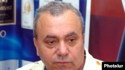 Հրանտ Բագրատյանը մամուլի ասուլիսում: 5-ի օգոստոսի, 2009 թ. 