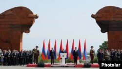 Armenia - Prime Minister Nikol Pashinian speaks during an official ceremony at a war memorial in Sardarapat, May 28, 2025.