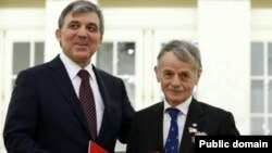 Төркия президенты Абдулла Гул (с) һәм Мостафа Җәмилев