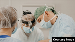 Ўзбекистондаги туризм ташкилотлари сайтларида тиббий туризмни реклама қилган фотосуратлардан бири.