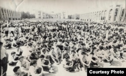 Кыргызстан демократиялык кыймылынын Бишкектин Ала-Тоо аянтындагы митинги. 1991-жыл.