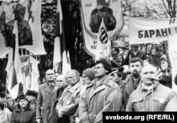 Дзень Волі ў 1993 годзе ў Менску. Зянон Пазьняк, Радзім Гарэцкі, Васіль Быкаў, Галіна Сямдзянава, Валянцін Голубеў, Сяргей Навумчык, Уладзімер Заблоцкі.