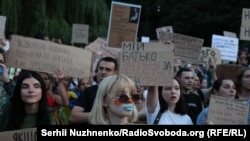 Як минув третій день протестів у Києві (фоторепортаж)