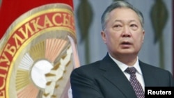 Президент Бакиев на открытии Курултая.