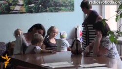 Переселенці: сльози через зруйноване місто