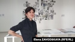 Куратор выставки Асида Бутба