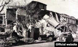 1948-nji ýylda Aşgabatda bolan ýertitremäniň netijesinde ýumrulan jaýlar.