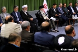 جلسه دیدار آیت‌الله خامنه‌ای با شاعران، ۳۰ اردیبهشت ۱۳۹۸