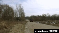 Грузавікі зьбіраюць мэталалом