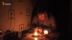 Как крымчане второй день живут без света (видео)