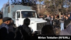 Октябрьский районный суд Бишкека, где 22 ноября проходило судебное заседание по делу бывшего спикера Жогорку Кенеша