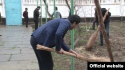 Боздоштшудаҳо ҳангоми иҷрои корҳои ободонӣ