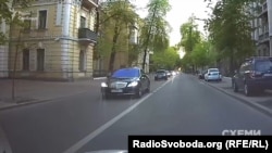 Кортеж, яким користується депутат Грановський – за квартал від Адміністрації президента