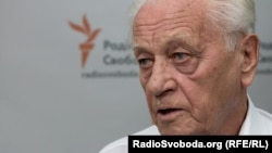 «Не хочу у це повірити. Мій найдорожчий у світі чоловік помер. Ми всі робили все, що могли і навіть більше. Ми так хотіли, щоб він був з нами, коли проголосять нашу Перемогу!», – написала його дружина