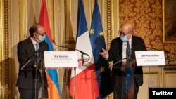 Совместная пресс-конференция глав МИД Армении и Франции - Ара Айвазяна (слева) и  Жан-Ива Ле Дриана, Париж, 8 декабря 2020 г․