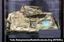 Паславський служив у добробаті під позивним «Франко». На фото: фрагмент виставки, його особисті речі