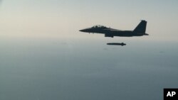 Винищувач F-15K південнокорейських ВПС запускає ракету Taurus під час навчань. Південна Корея, 13 вересня 2017 року