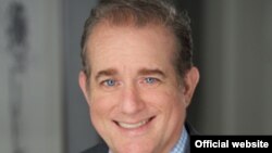 "Центерра Голд" менен талашта Кыргызстандын кызыкчылыгын коргогон адвокат Бенжамин Минц. Сүрөт Arnold & Porter эл аралык юридикалык фирмасынын сайтынан алынды.