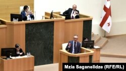 Как утверждает министр образования, отмена экзаменов – это лишь один из аспектов реформы, которая, как он обещает, будет масштабной и последовательной