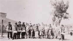 4. Петро Шекерик-Доників по центру. Жаб'є, 1934 рік