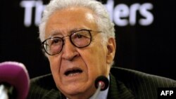 اخضر ابراهیمی، فرستاده ویژه سازمان ملل متحد و اتحادیه عرب.