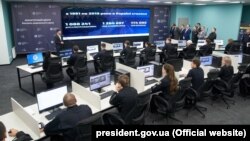 Президент Володимир Зеленський ознайомився з роботою системи автоматичної фіксації перевищення швидкості, Київ, 12 березня 2020 року