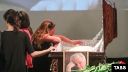 Відомий російський письменник, багаторічний гість програм російської служби Радіо Свобода Володимир Войнович раптово помер у Москві 27 липня