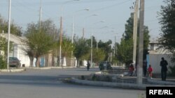 Paýtagtda müňlerçe ýaşaýyş jaý ýykyldy maşgalalaryň ençemesi göçmäge mejbur boldy, käbirleri hatda öýsüz galdy. (arhiw suraty) 