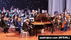 Открытие 10-го юбилейного концертного сезона Государственного симфонического оркестра. Ашхабад.  5 октября, 2024.  