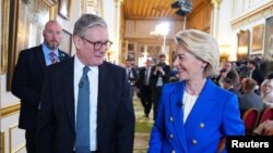 Британският премиер Киър Стармър и председателката на Европейската комисия Урсула фон дер Лайен, 19 май 2025 г.