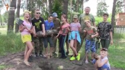 Рятувальники вчать дітей відрізняти міну від бляшанки (відео)