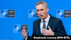 Столтенберґ прямо не підтвердив можливості входження військових кораблів НАТО в Азовське море