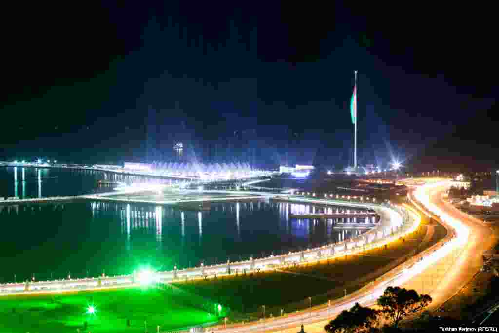 کریستال هال؛ جمهوری آذربایجان