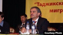 Ҳаракат раҳбари Каромат Шарипов .