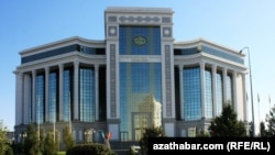 Türkmenistanyň Döwlet daşary ykdysady iş bankynyň binasy