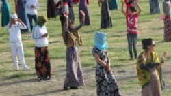 Türkmenistanda ýöriteleşdirilen mekdepleriň tölegli ediljekdigi aýdylýar