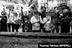 بسیاری از اعتراضات روندی آرام دارد برای نمونه در اعتراض روز جمعه ۲۲ اوت که ده‌ها هزار نفر در سرتاسر جزیره یک زنجیره انسانی ایجاد کردند.