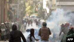 درگیری جوانان با پلیس در شهر آتن (عکس: AFP)