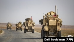 Ամերիկյան զրահամեքենաները հեռանում են Սիրիայի հյուսիսում գտնվող իրենց ռազմաբազայից