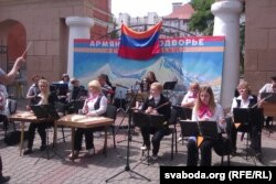 На традыцыйным магілёўскім сьвяце нацыянальных культур азэрбайджанскае і армянскае падворʼі