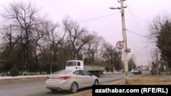 Hoja Ahmet Ýasawy köçesindäki 14 mekdebiň golaýy