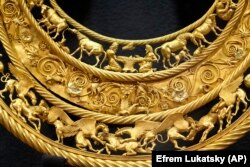 Пектораль із Товстої могили – пектораль (нагрудна прикраса) скіфського царя IV століття до нашої ери. 2021 рік