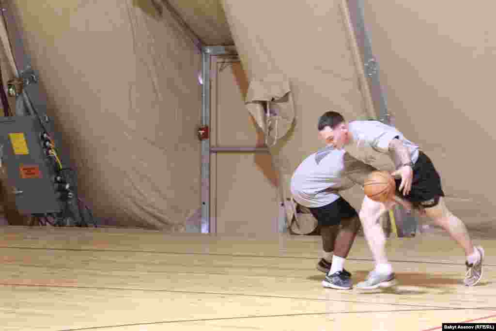 Транзиттик борбордо бардык шарттар түзүлгөн спорт зал бар