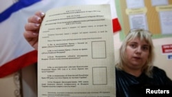 یکی از اعضای کمیسیون برگزاری همه‌پرسی با برگه پرسش‌ها