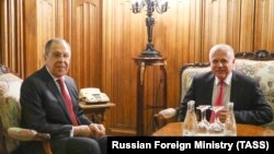 Ռուսաստանի ԱԳ նախարաար Սերգեյ Լավրովը և ՀԱՊԿ գլխավոր քարտուղար Ստանիսլավ Զասը, Մոսկվա, 7 հոկտեմբերի, 2020թ. 