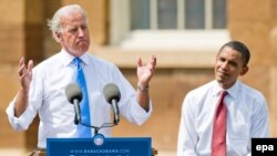 سناتور باراک اوباما همراه با جو بایدن، معاونش، در کارزار انتخابات ریاست جمهوری آمریکا.(عکس: AFP)