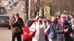 Як реагують люди біля станції метро «Чернігівська» на обмеження в умовах карантину (відео)