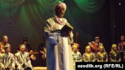 Бабур театрында коюлган спектаклдердин бири.