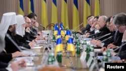 روز جمعه دولت و مخالفان برای گفت‌وگو، در کیف گرد هم آمدند